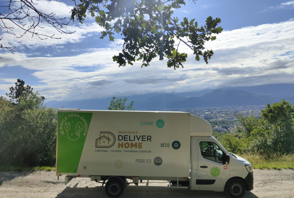 Renault Master E-Tech Electric Deliverhome — Je roule zéro émission, vue panoramique Grenoble
